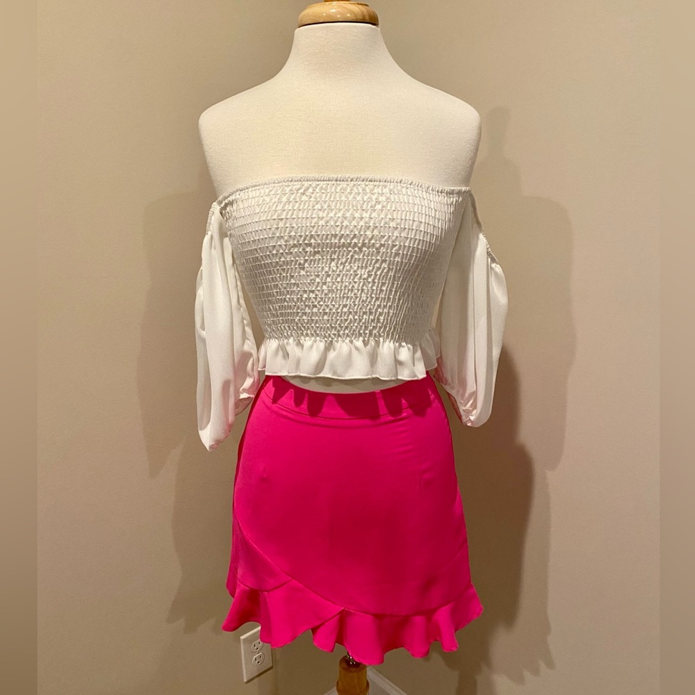 White Puff Sleeve Crop Top